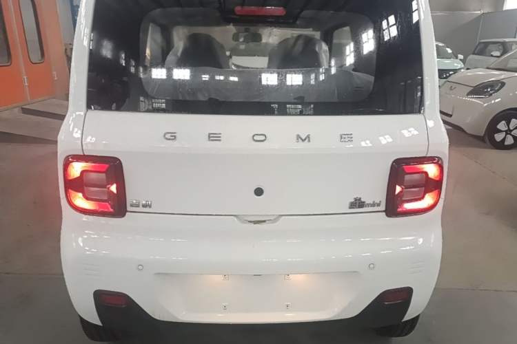 Used Geely Galaxy Panda 2024 Panda Mini 200km Endurance Bear Rear