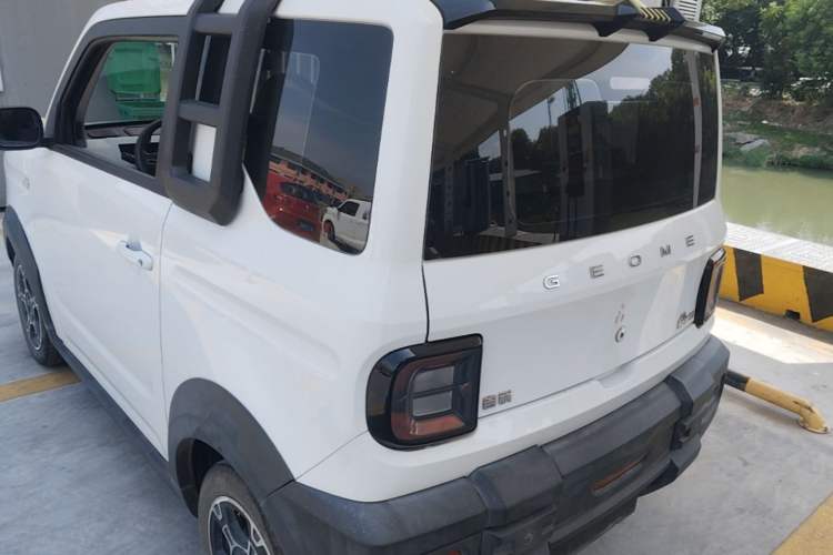 Used Geely Galaxy Panda 2024 200km Panda Rider Rear Left 45 Deg