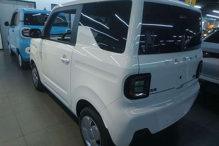 Used Geely Galaxy Panda 2024 Panda Mini 200km Endurance Bear Rear Left 45 Deg