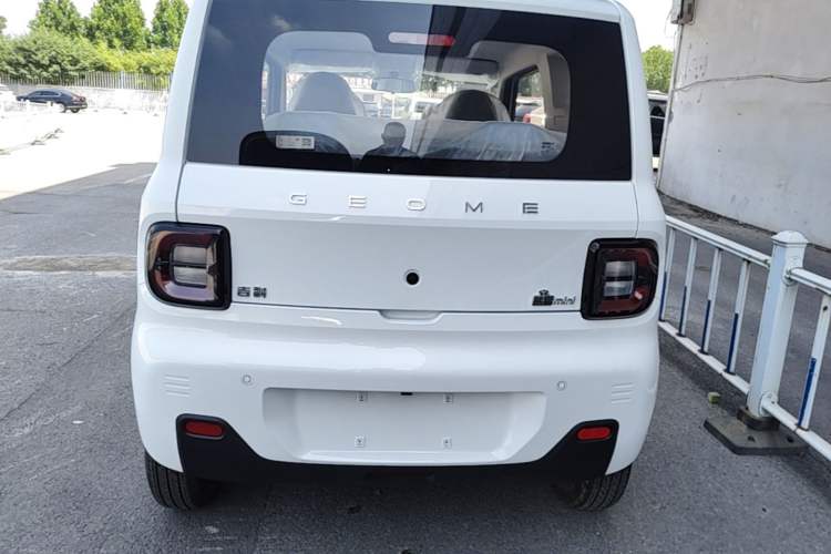 Used Geely Galaxy Panda 2024 Panda Mini 200km Endurance Bear Rear