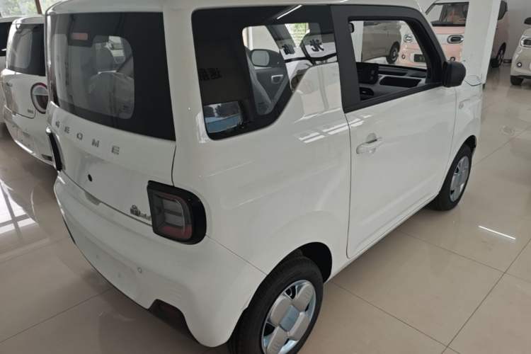Used Geely Galaxy Panda 2024 Panda Mini 200km Endurance Bear Rear Right 45 Deg