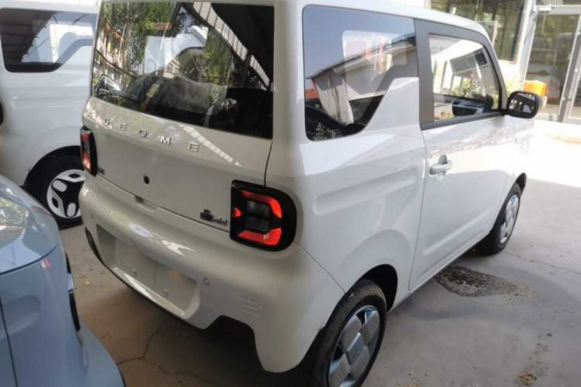 Used Geely Galaxy Panda 2024 Panda Mini 200km Endurance Bear Rear Right 45 Deg