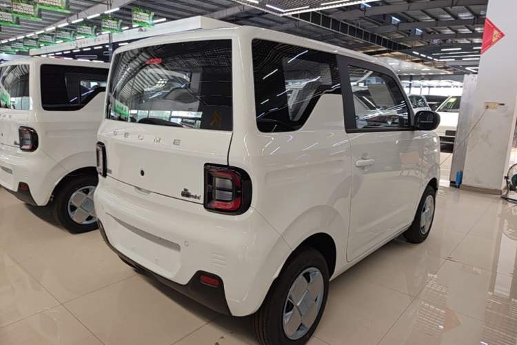 Used Geely Galaxy Panda 2024 Panda Mini 200km Endurance Bear Rear Right 45 Deg