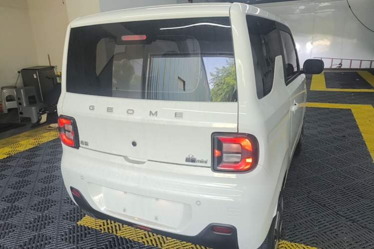 Used Geely Galaxy Panda 2024 Panda Mini 200km Endurance Bear Rear Right 45 Deg