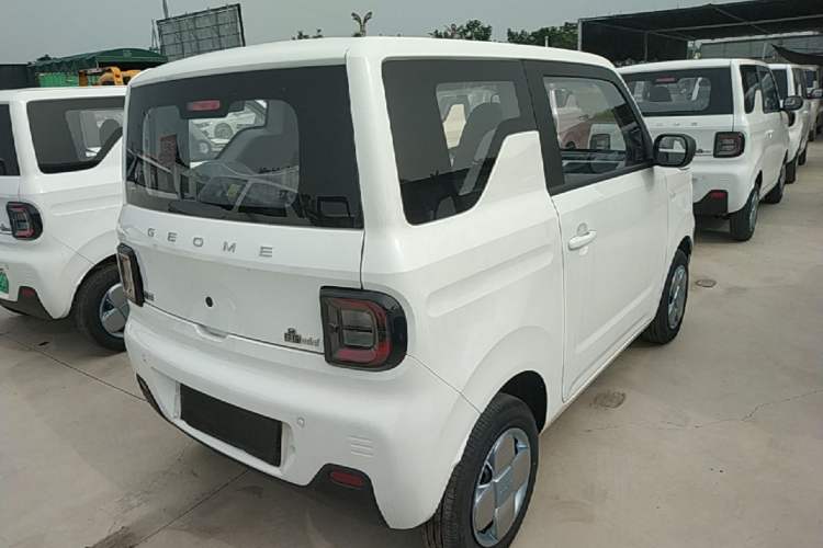 Used Geely Galaxy Panda 2024 Panda Mini 200km Endurance Bear Rear Right 45 Deg