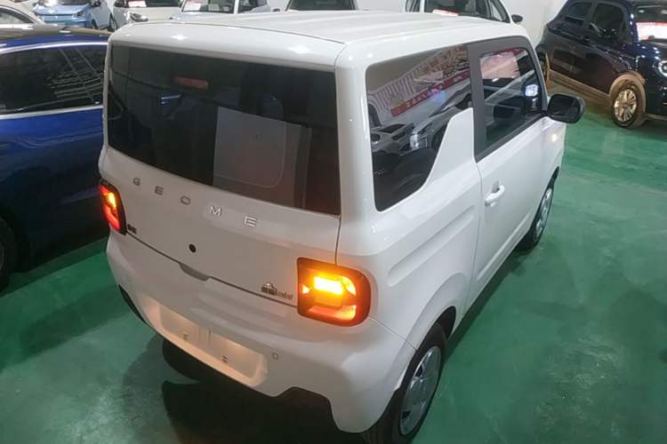 Used Geely Galaxy Panda 2024 Panda Mini 200km Endurance Bear Rear Right 45 Deg
