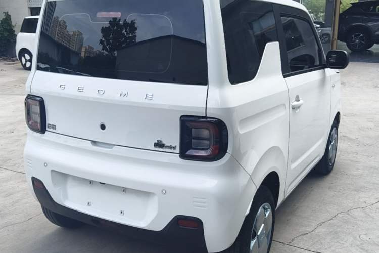 Used Geely Galaxy Panda 2024 Panda Mini 200km Endurance Bear Rear Right 45 Deg