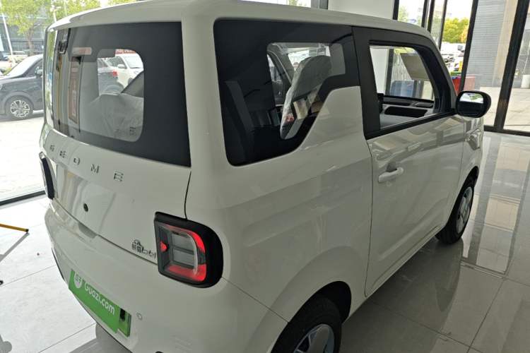 Used Geely Galaxy Panda 2024 Panda Mini 200km Endurance Bear Rear Right 45 Deg