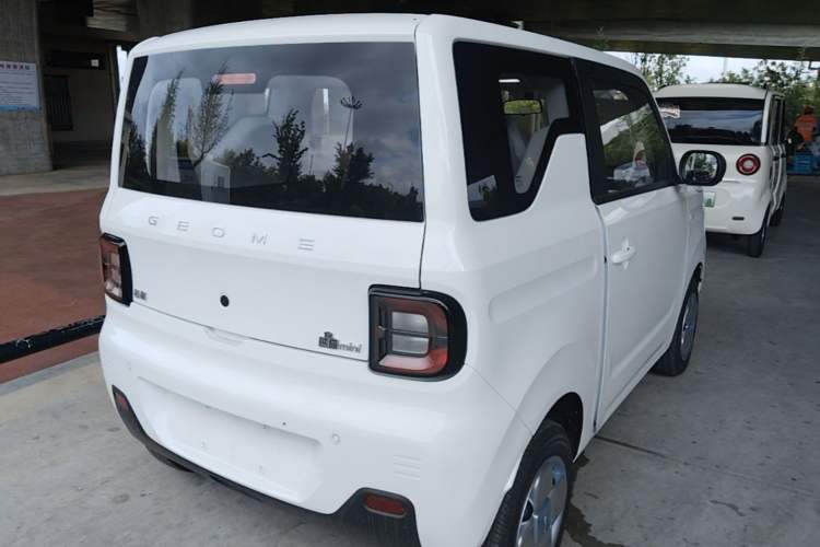 Used Geely Galaxy Panda 2024 Panda Mini 200km Endurance Bear Rear Right 45 Deg