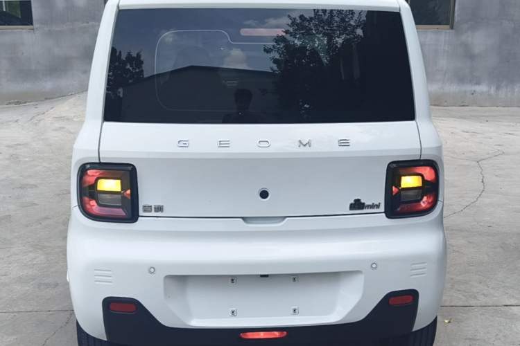 Used Geely Galaxy Panda 2024 Panda Mini 200km Endurance Bear Rear