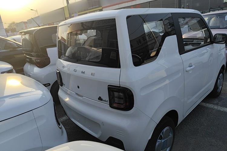 Used Geely Galaxy Panda 2024 Panda Mini 200km Endurance Bear Rear