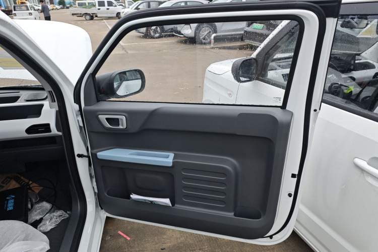 Used Geely Galaxy Panda 2024 Panda Mini 200km Endurance Bear Right Front Door Interior