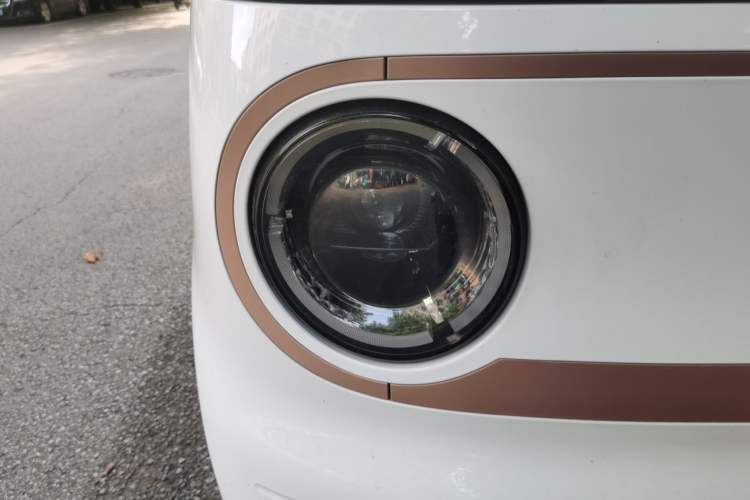 Used Geely Galaxy Panda 2024 Panda Mini 200km Endurance Bear Right Front Headlight