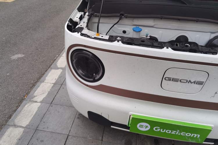 Used Geely Galaxy Panda 2024 Panda Mini 200km Endurance Bear Right Front Headlight