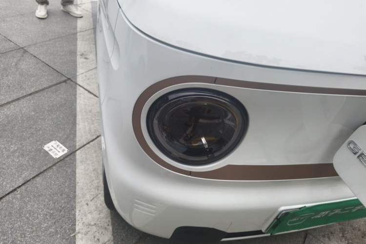 Used Geely Galaxy Panda 2024 Panda Mini 200km Endurance Bear Right Front Headlight