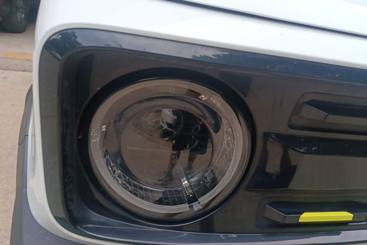 Used Geely Galaxy Panda 2024 200km Panda Rider Right Front Headlight
