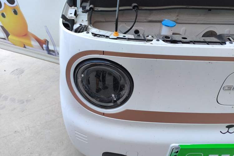 Used Geely Galaxy Panda 2024 Panda Mini 200km Endurance Bear Right Front Headlight