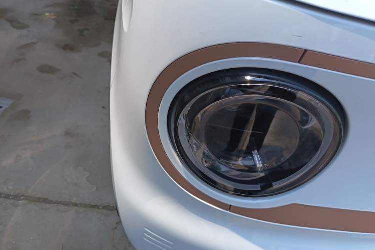 Used Geely Galaxy Panda 2024 Panda Mini 200km Endurance Bear Right Front Headlight