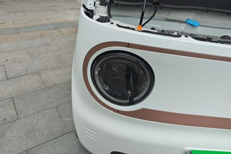 Used Geely Galaxy Panda 2024 Panda Mini 200km Endurance Bear Right Front Headlight