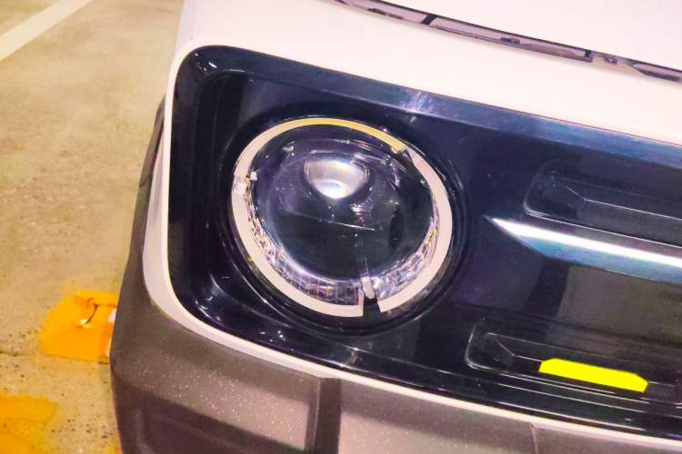 Used Geely Galaxy Panda 2024 200km Panda Rider Right Front Headlight