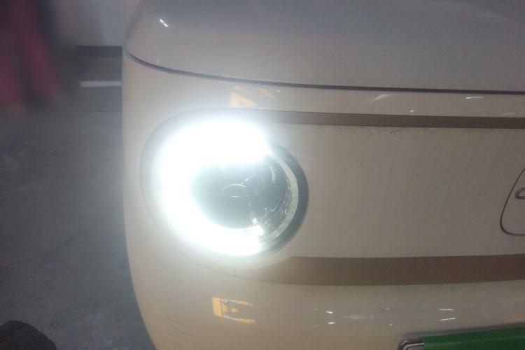 Used Geely Galaxy Panda 2024 Panda Mini 200km Endurance Bear Right Front Headlight