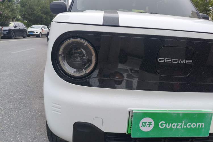 Used Geely Galaxy Panda 2024 Panda Mini 200km Endurance Bear Right Front Headlight