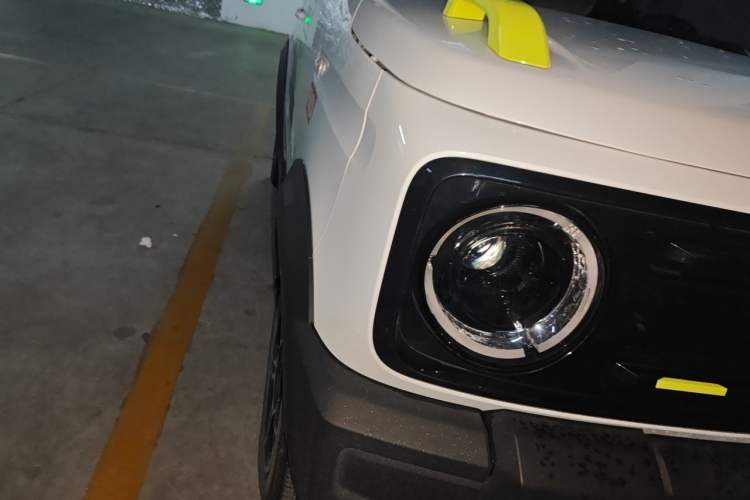 Used Geely Galaxy Panda 2024 200km Panda Rider Right Front Headlight