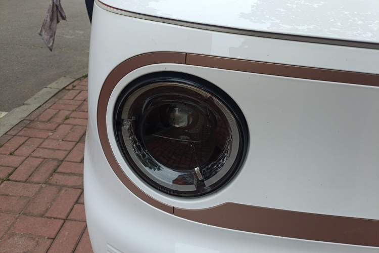 Used Geely Galaxy Panda 2024 Panda Mini 200km Endurance Bear Right Front Headlight