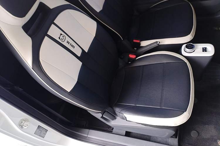 Used Geely Galaxy Panda 2024 Panda Mini 200km Endurance Bear Right Front Seat