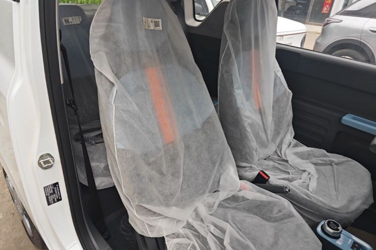 Used Geely Galaxy Panda 2024 Panda Mini 200km Endurance Bear Right Front Seat