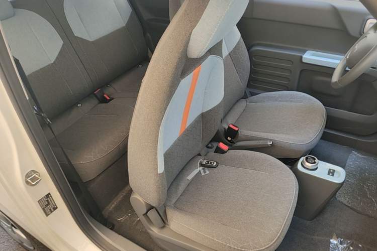 Used Geely Galaxy Panda 2024 Panda Mini 200km Endurance Bear Right Front Seat