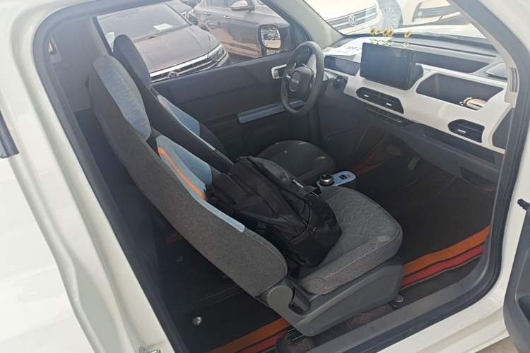 Used Geely Galaxy Panda 2024 Panda Mini 200km Endurance Bear Right Front Seat
