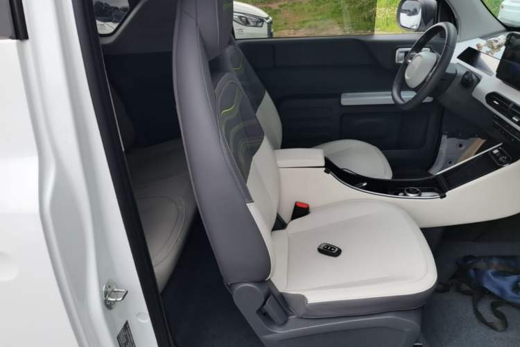 Used Geely Galaxy Panda 2024 200km Panda Rider Right Front Seat