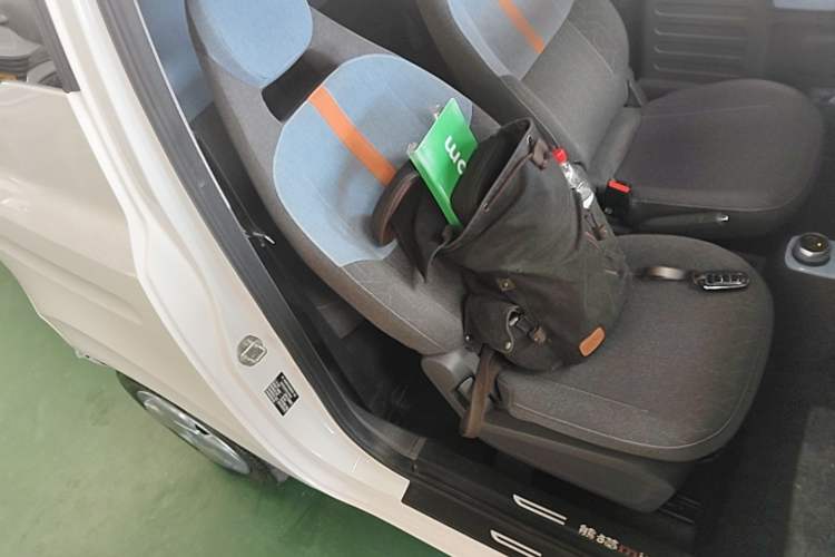 Used Geely Galaxy Panda 2024 Panda Mini 200km Endurance Bear Right Front Seat