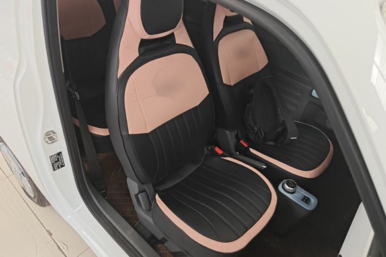 Used Geely Galaxy Panda 2024 Panda Mini 200km Endurance Bear Right Front Seat