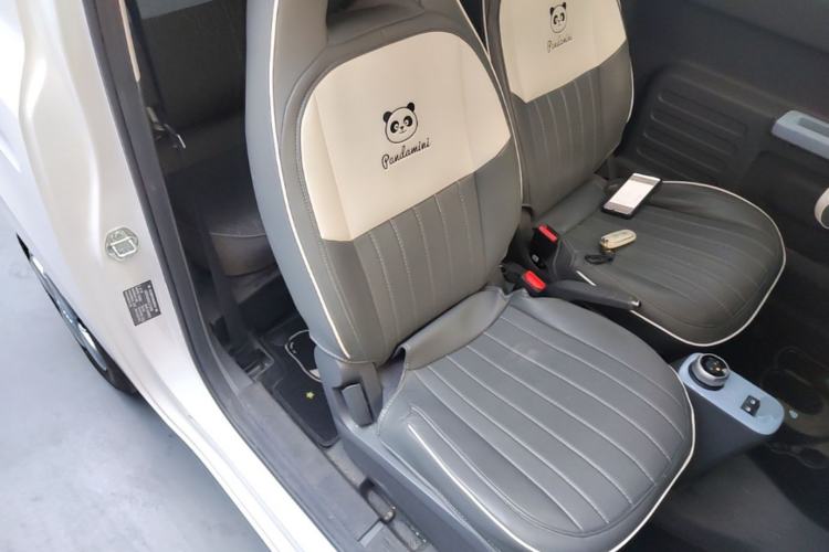 Used Geely Galaxy Panda 2024 Panda Mini 200km Endurance Bear Right Front Seat