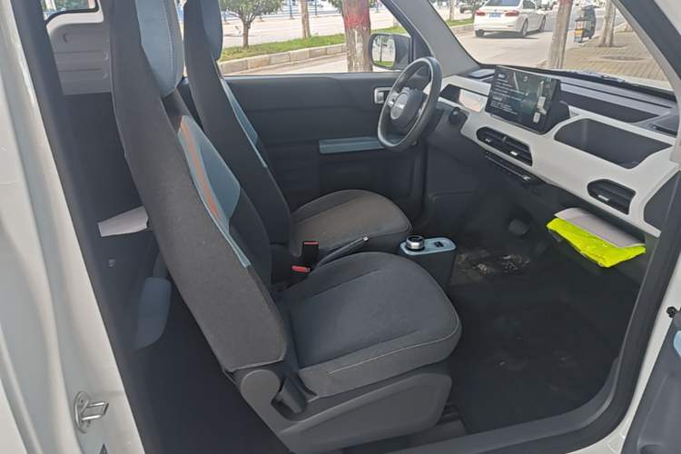 Used Geely Galaxy Panda 2024 Panda Mini 200km Endurance Bear Right Front Seat