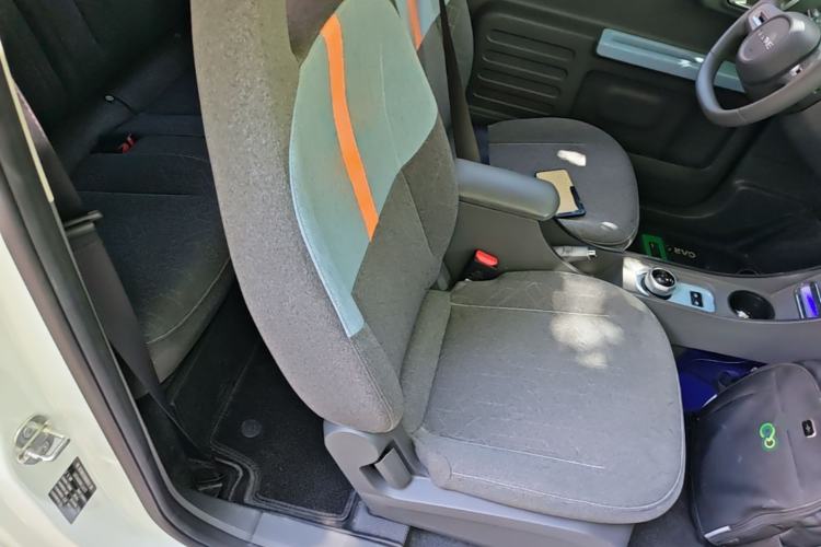 Used Geely Galaxy Panda 2024 Panda Mini 200km Endurance Bear Right Front Seat