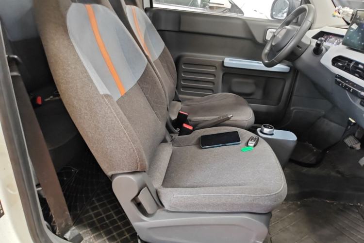Used Geely Galaxy Panda 2024 Facelifted Panda Mini 200km Dragon Edition Right Front Seat