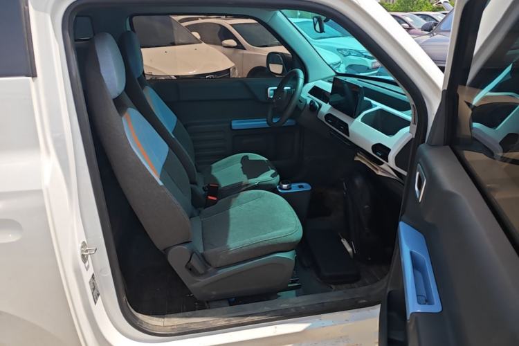 Used Geely Galaxy Panda 2024 Panda Mini 200km Endurance Bear Right Front Seat