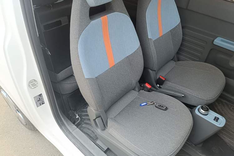 Used Geely Galaxy Panda 2024 Panda Mini 200km Endurance Bear Right Front Seat