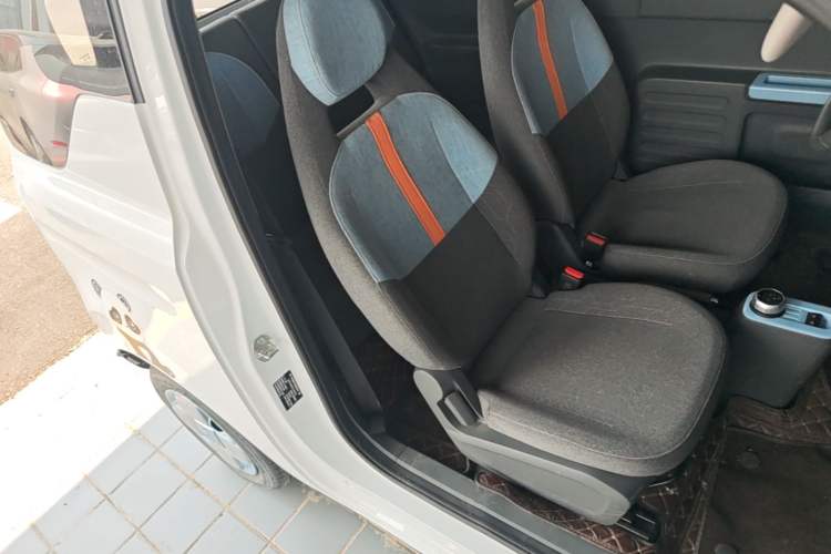 Used Geely Galaxy Panda 2024 Panda Mini 200km Endurance Bear Right Front Seat