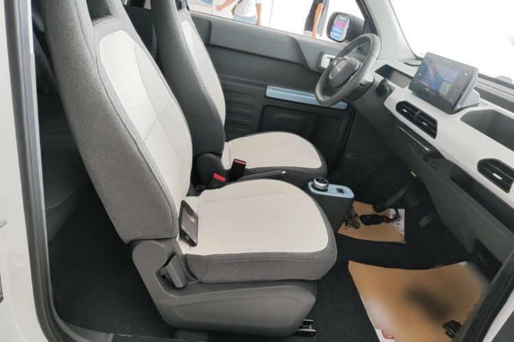 Used Geely Galaxy Panda 2024 Panda Mini 200km Endurance Bear Right Front Seat