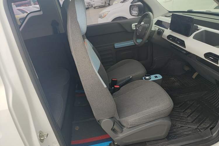 Used Geely Galaxy Panda 2024 Panda Mini 200km Endurance Bear Right Front Seat