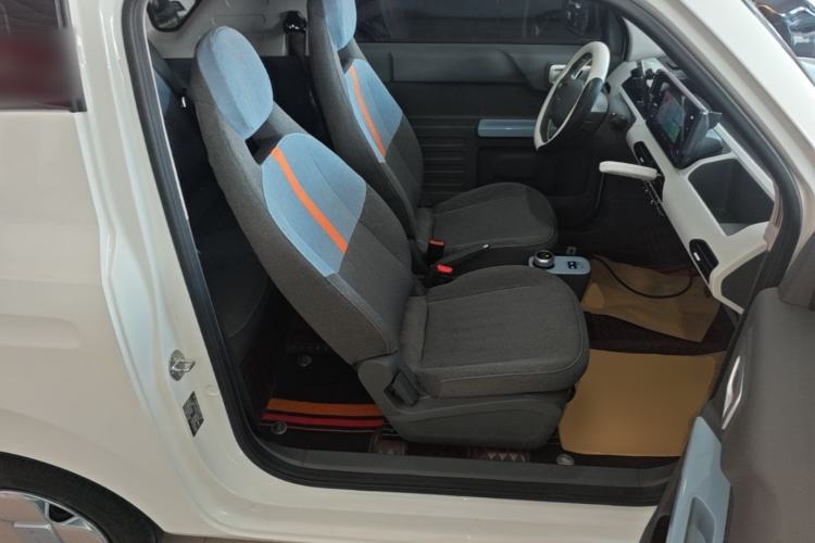 Used Geely Galaxy Panda 2024 Panda Mini 200km Endurance Bear Right Front Seat