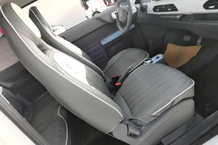Used Geely Galaxy Panda 2024 Panda Mini 200km Endurance Bear Right Front Seat