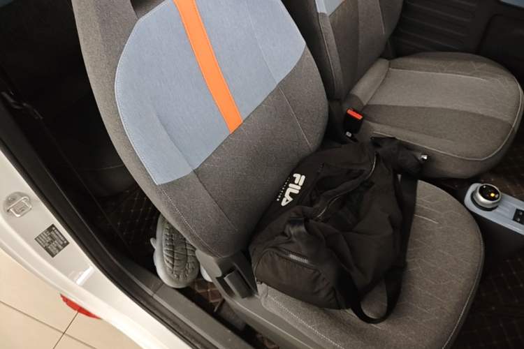 Used Geely Galaxy Panda 2024 Panda Mini 200km Endurance Bear Right Front Seat