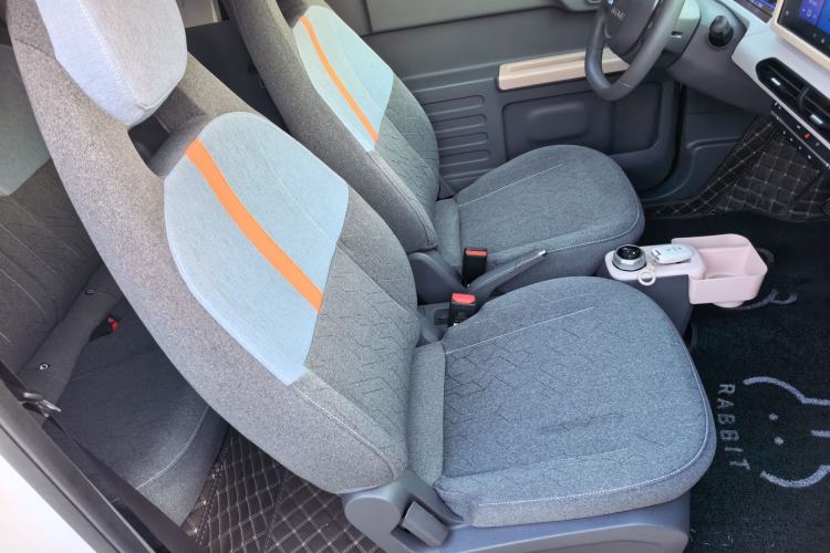Used Geely Galaxy Panda 2024 Panda Mini 200km Endurance Bear Right Front Seat