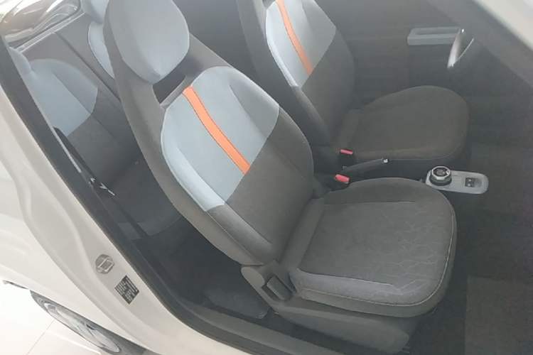 Used Geely Galaxy Panda 2024 Panda Mini 200km Endurance Bear Right Front Seat