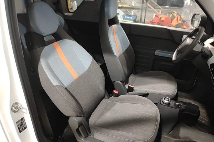 Used Geely Galaxy Panda 2024 Panda Mini 200km Endurance Bear Right Front Seat